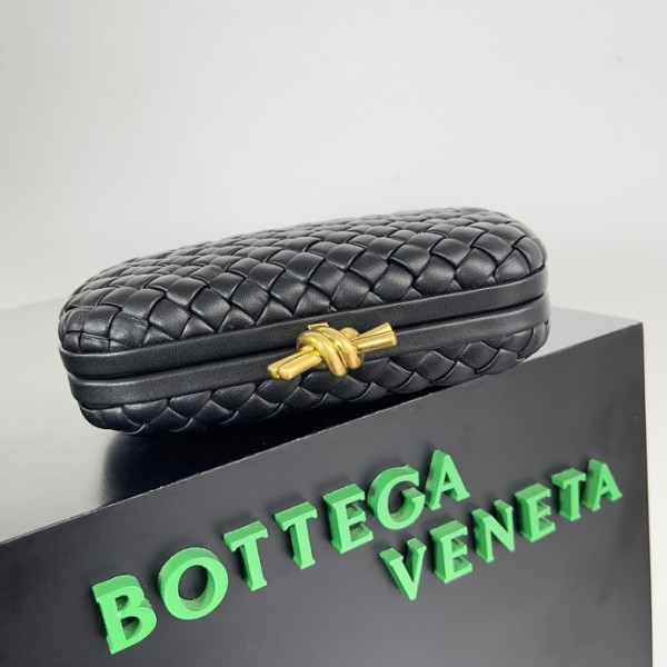 HOT SALE BOTTEGA VENETA Knot Minaudiere