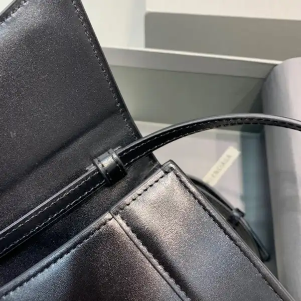 First Bag Ru BALENCIAGA HOURGLASS