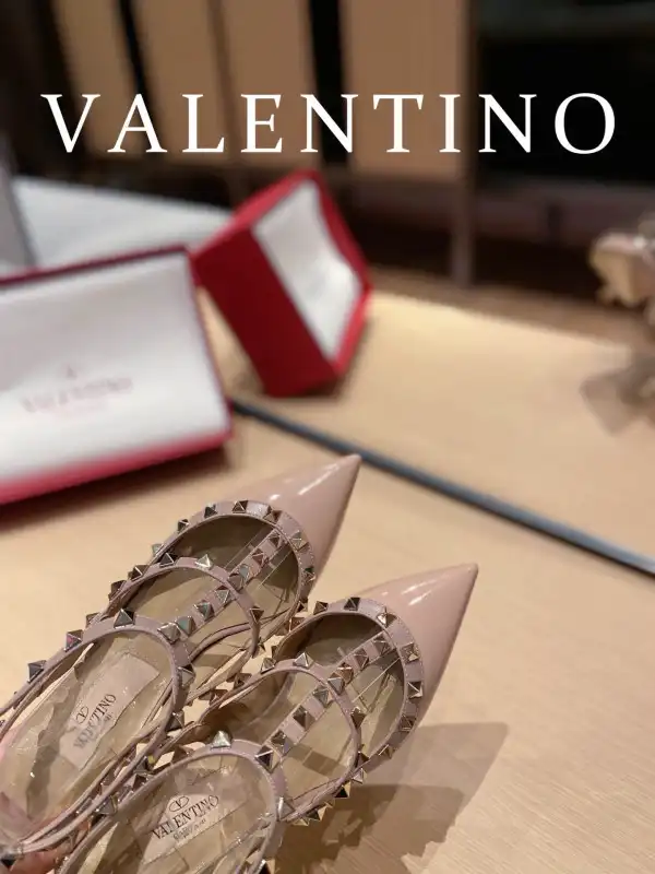 VALENTINO ROCKSTUD SANDAL