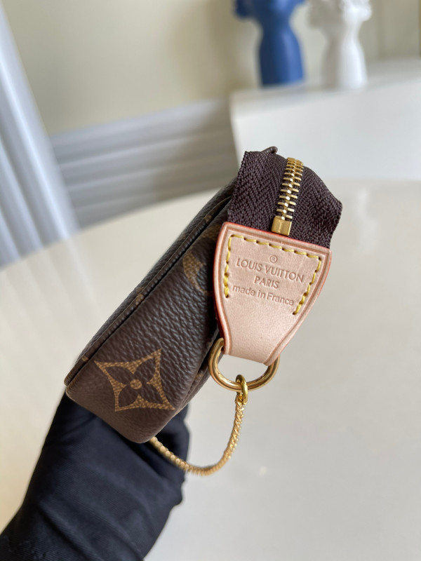 LOUIS VUITTON MINI POCHETTE ACCESSOIRES