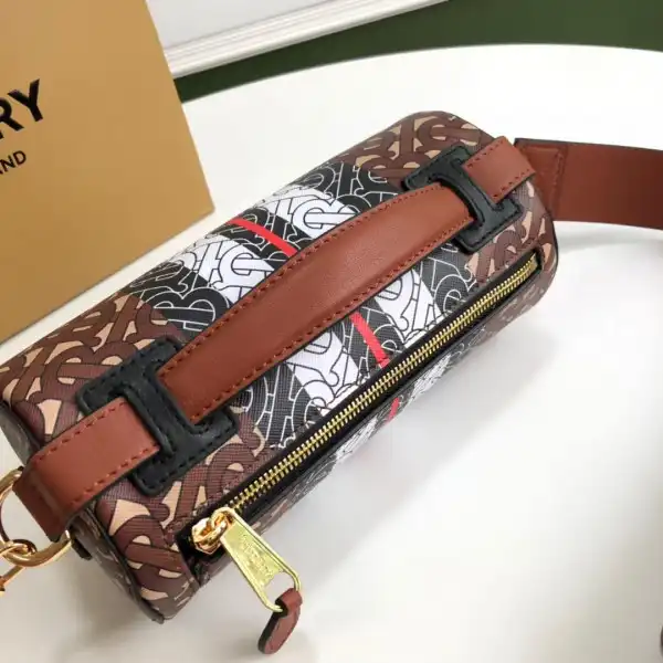 BURBERRY BARREL BAG