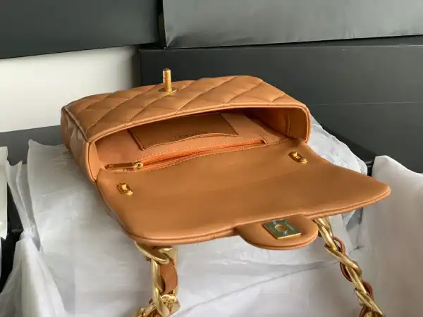 First bag ru CHANEL SMALL FLAP BAG