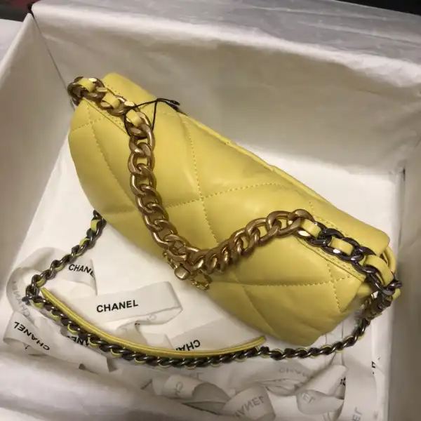 CHANEL 19 FLAP BAG