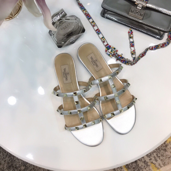 HOT SALE VALENTINO ROCKSTUD CALFSKIN LEATHER SLIDE SANDAL