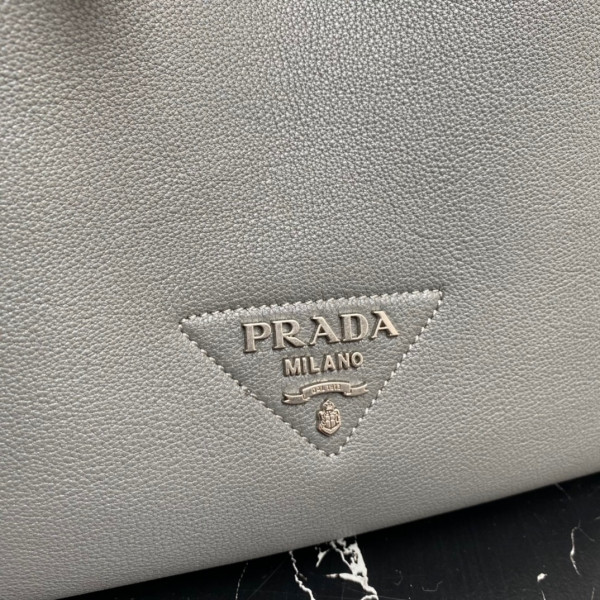 HOT SALE PRADA Leather tote