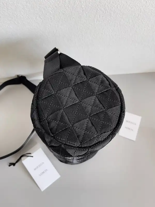 Frstbag ru BOTTEGA VENETA Webbing