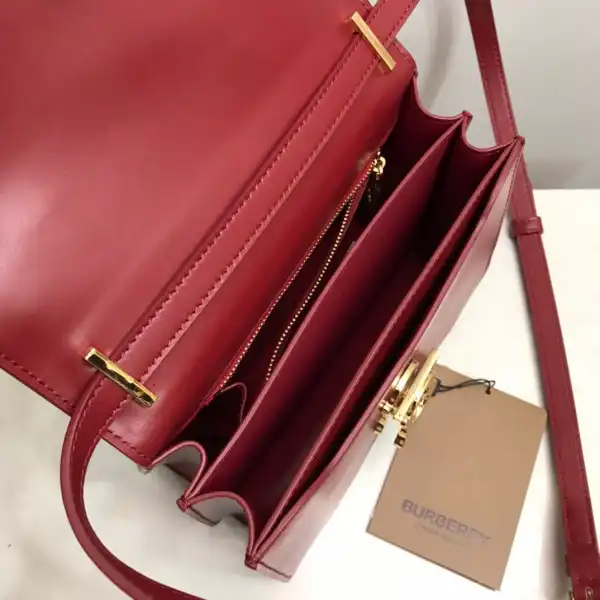 Yupoo bagsoffer BURBERRY SMALL TB Bag