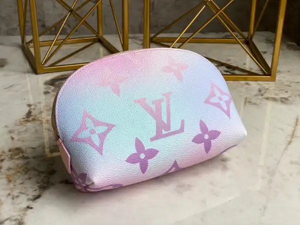 TO Louis Vuitton COSMETIC POUCH