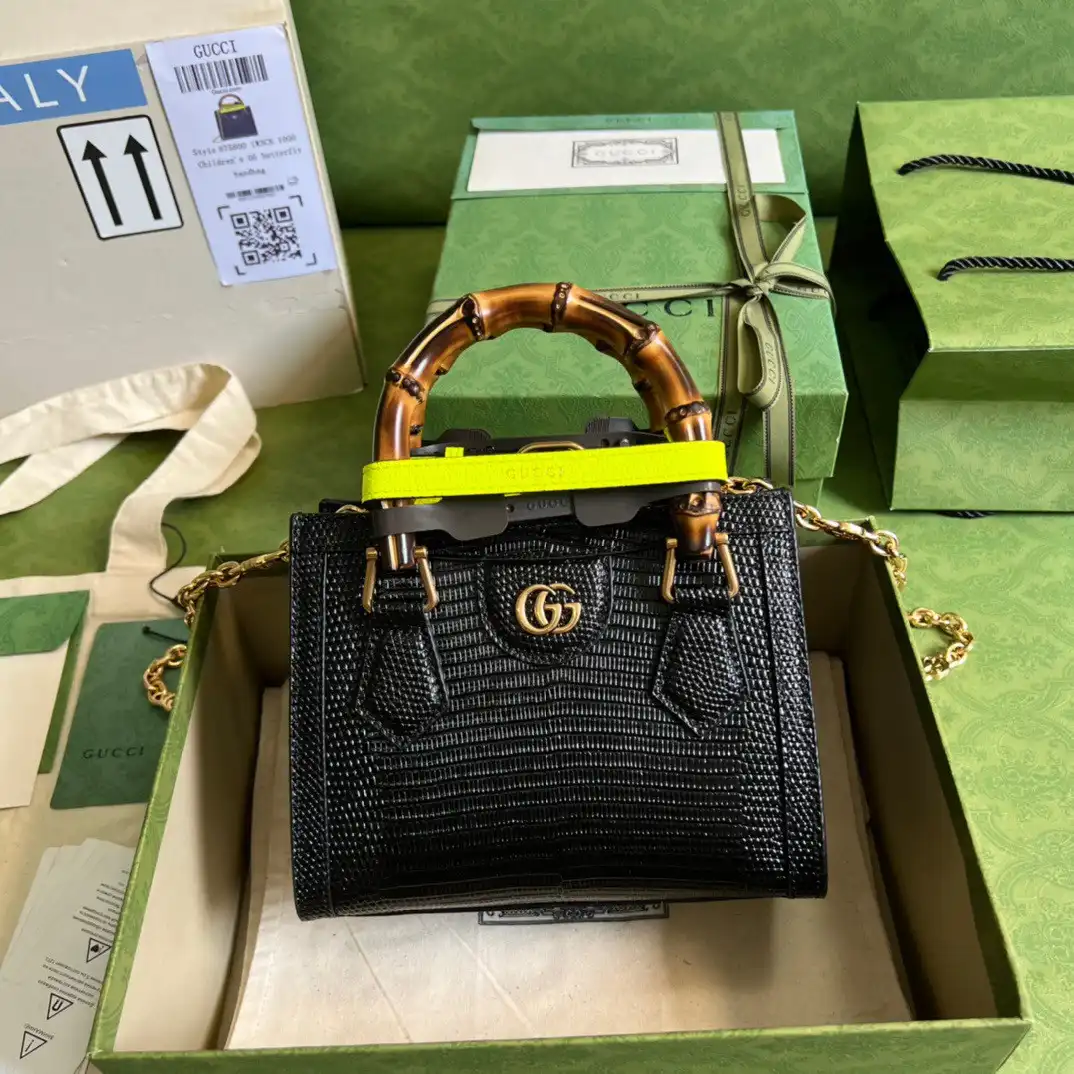 First Bag Ru Gucci Diana lizard mini bag