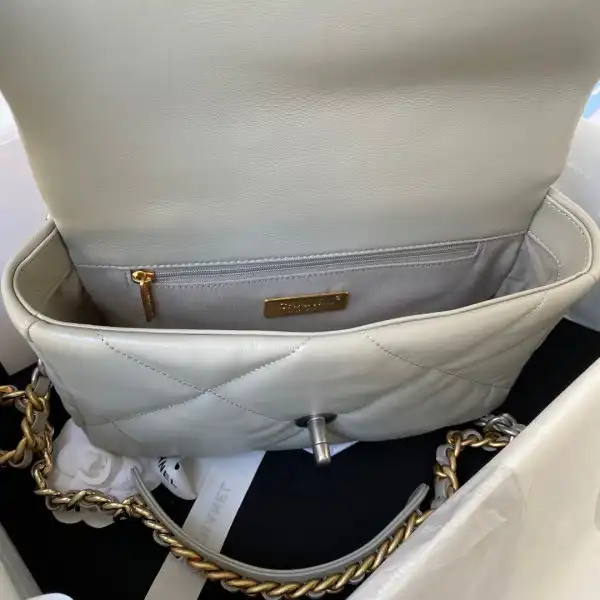 CHANEL 19 FLAP BAG