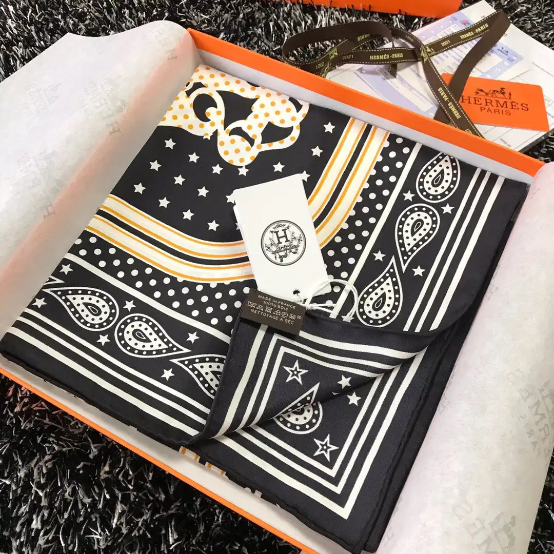 First Bag Ru HERMES SCARF