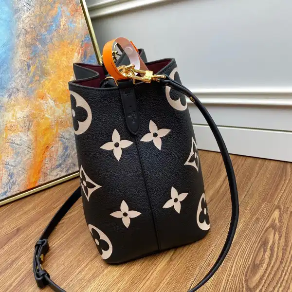 Frstbag ru LOUIS VUITTON NÉONOÉ