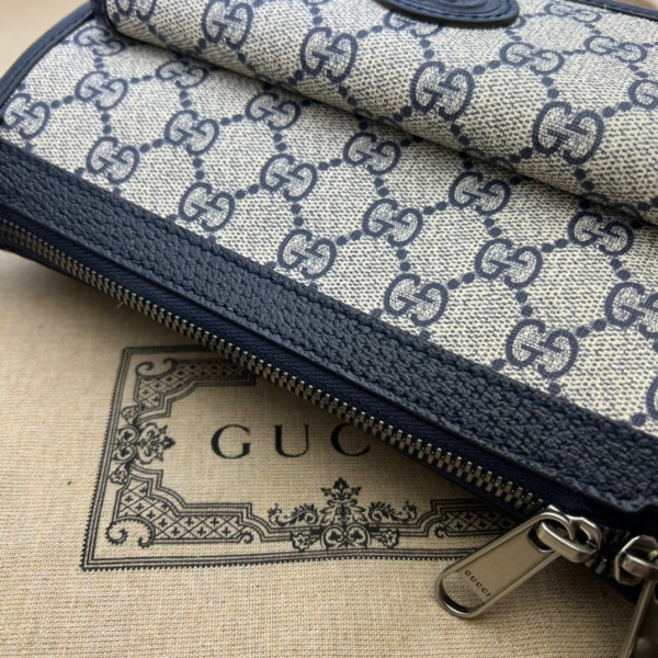 HOT SALE Gucci Messenger bag with Interlocking G