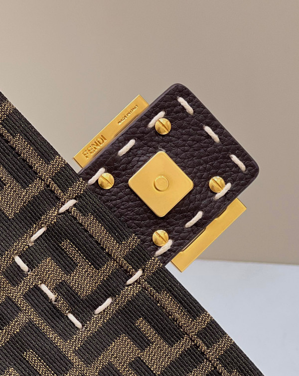 FENDI BAGUETTE