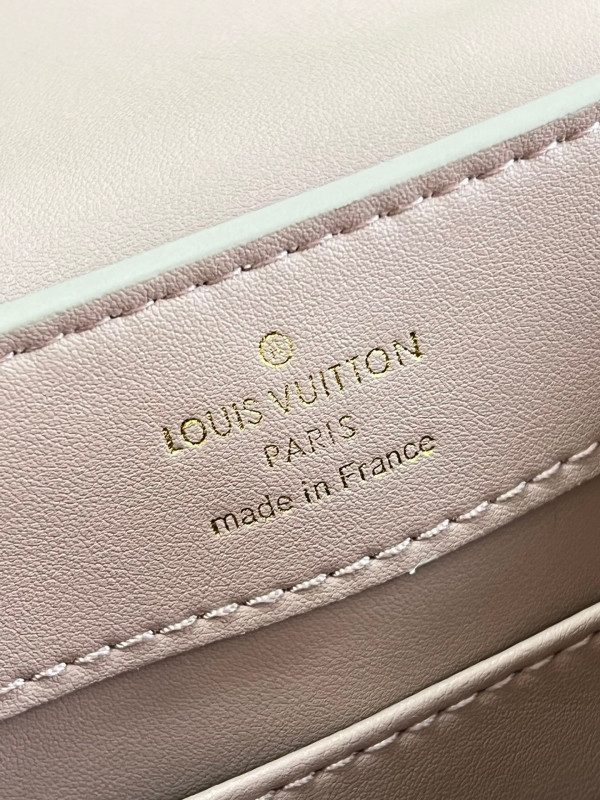 [FREE SHIPPING] LOUIS VUITTON CAPUCINES MINI