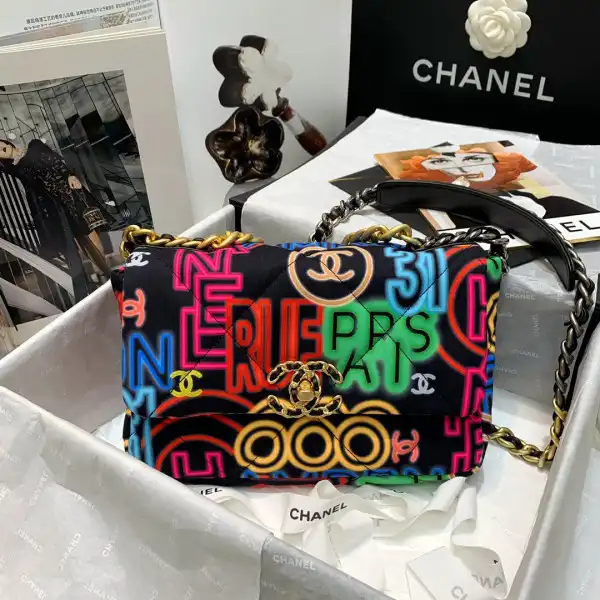 CHANEL 19 FLAP BAG