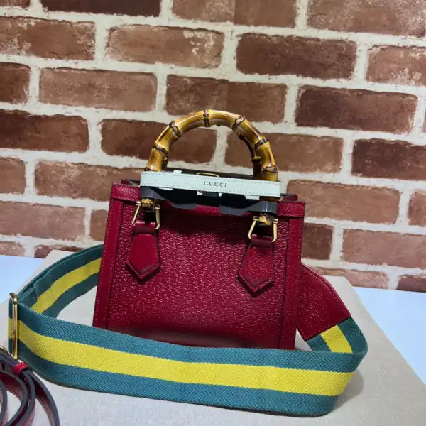 Frstbag ru Gucci Diana mini tote bag