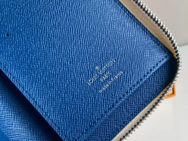 Affordable LOUIS VUITTON ZIPPY WALLET