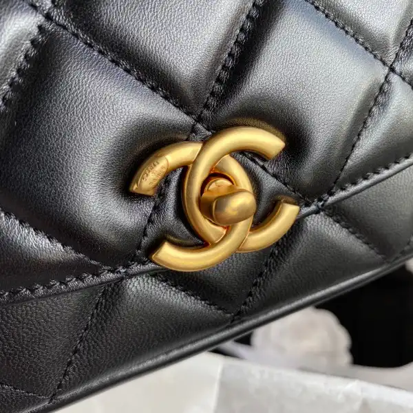 CHANEL SMALL FLAP BAG