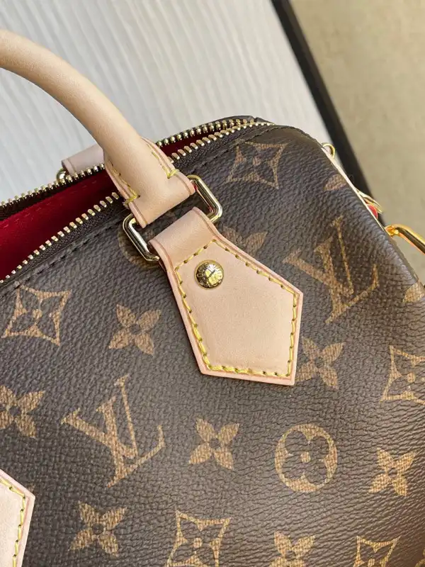 Repladies offers premium fake Louis bags at unbeatable prices. Our products are cheap because we focus on direct sales Louis Vuitton SPEEDY BANDOULIÈRE 20