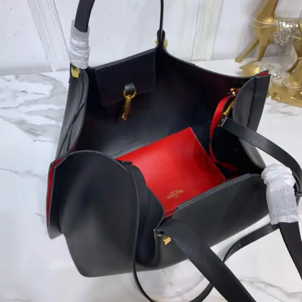 VALENTINO GARAVANI ESCAPE TOTE BAG