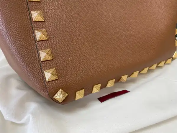 VALENTINO GARAVANI ROMAN STUD TOTE BAG