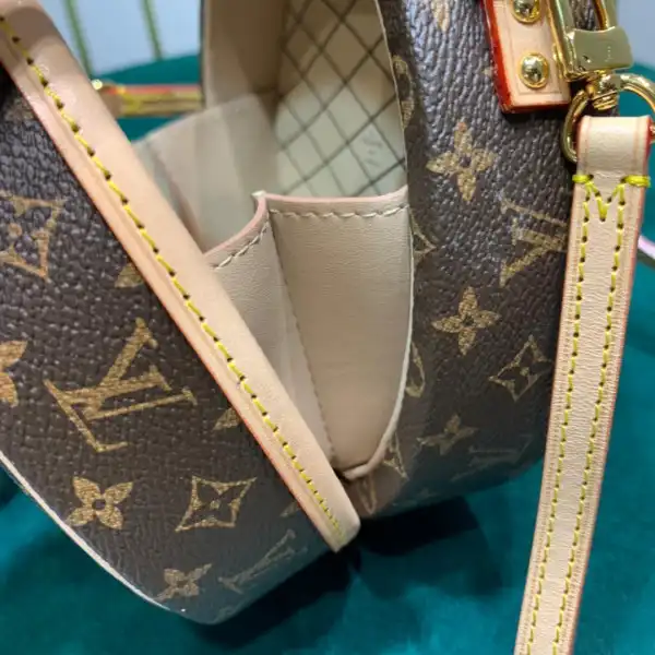 Frstbag ru Louis Vuitton PETITE BOITE CHAPEAU