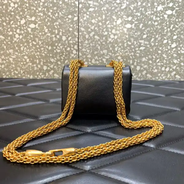 Frstbag ru VALENTINO ONE STUD MICRO BAG WITH CHAIN