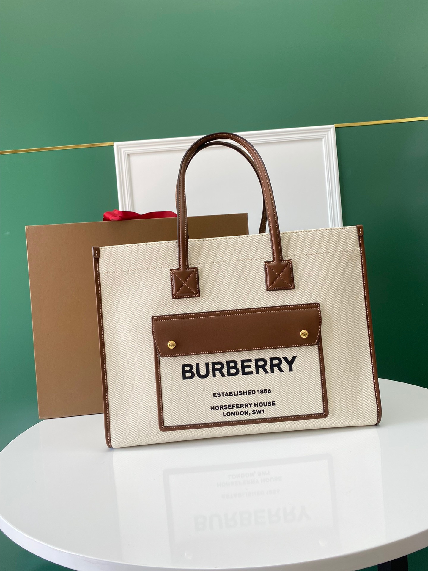 HOT SALE BURBERRY SMALL Freya TOTE