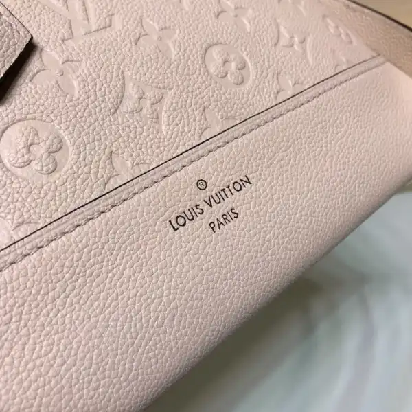 First Bag Ru LOUIS VUITTON EXCHANELUSIVE PRELAUNCH - NEO ALMA PM