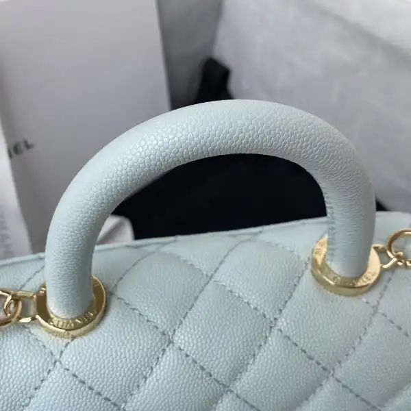 First bag ru CHANEL HANDLE BAG