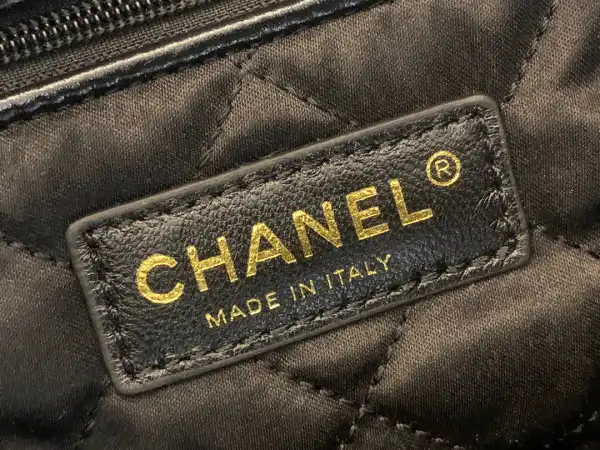 First bag ru CHANEL LARGE BACKPACK 22