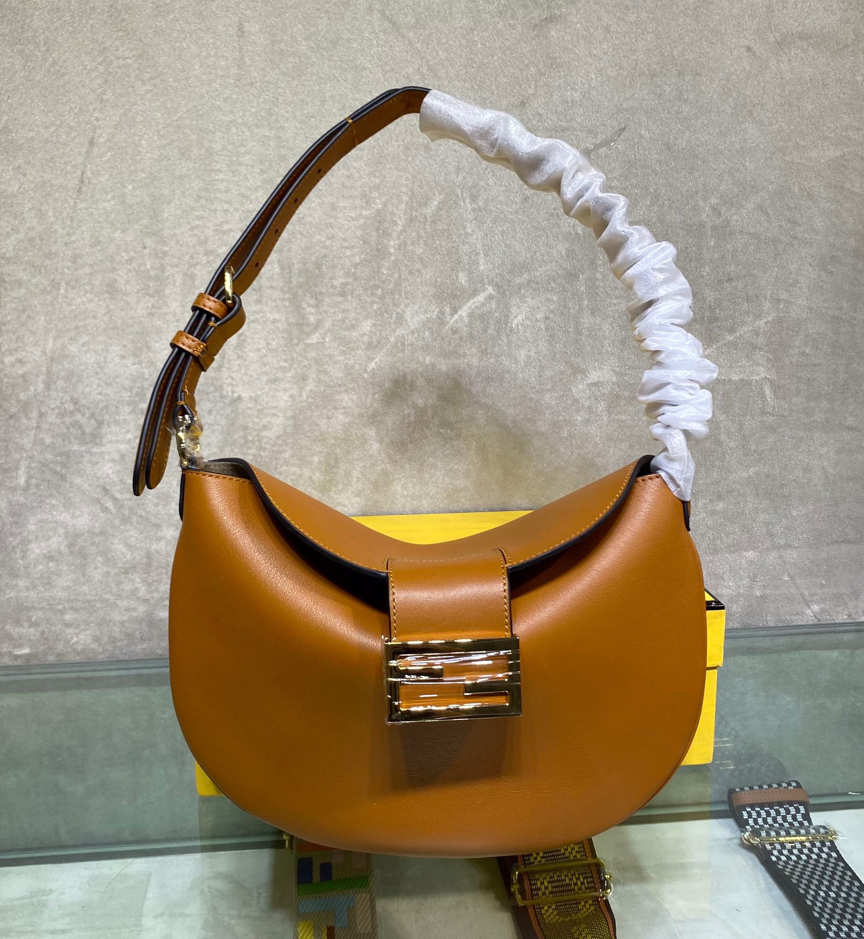 HOT SALE FENDI SMALL CROISSANT