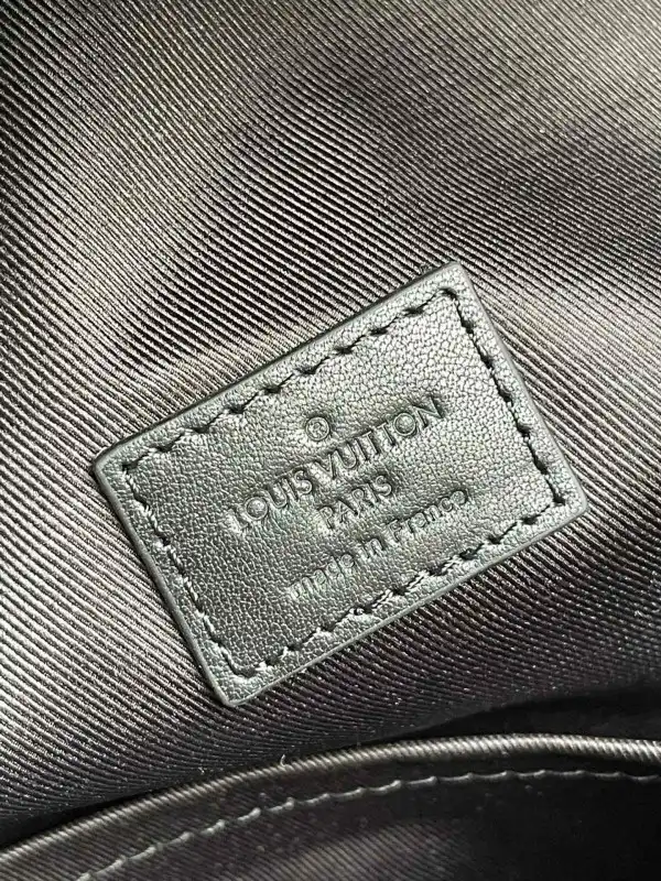 First bag ru LOUIS VUITTON DISCOVERY BACKPACK