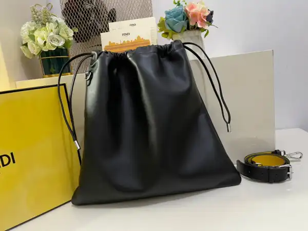 First bag ru FENDI PACK MEDIUM POUCH