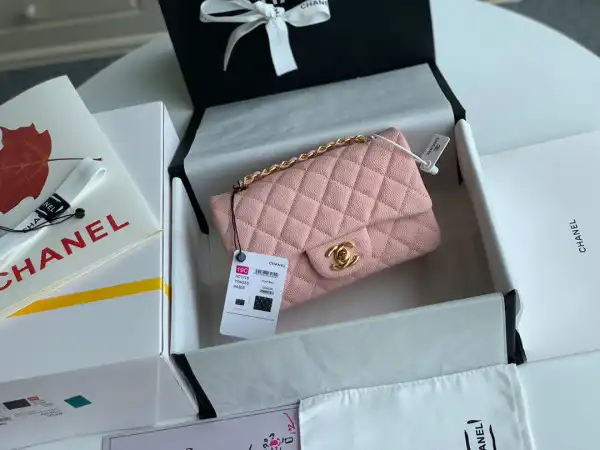 CHANEL FLAP BAG 20CM