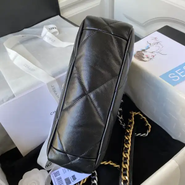 CHANEL 19 FLAP BAG