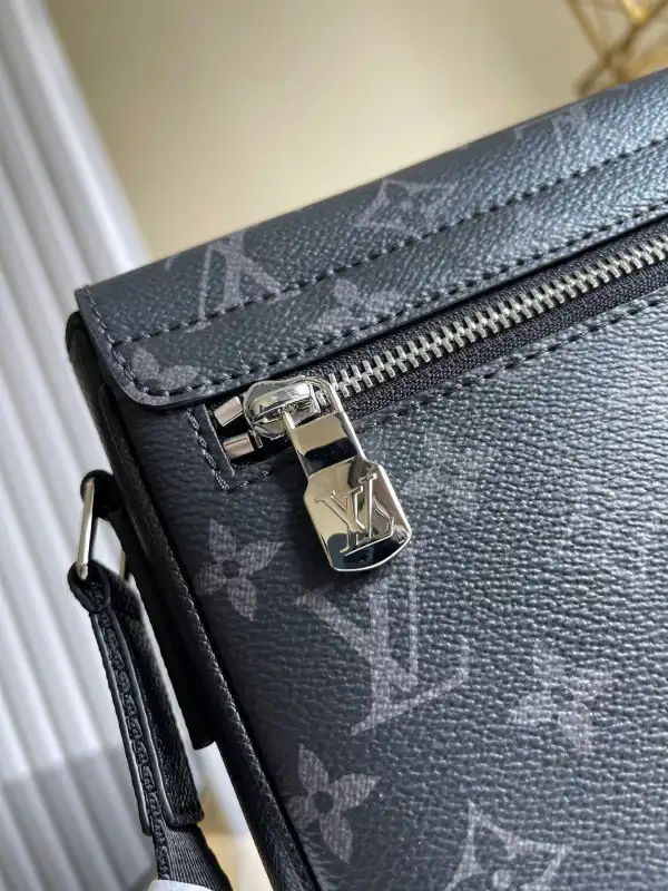 Aaa replica ru LOUIS VUITTON NEW MESSENGER