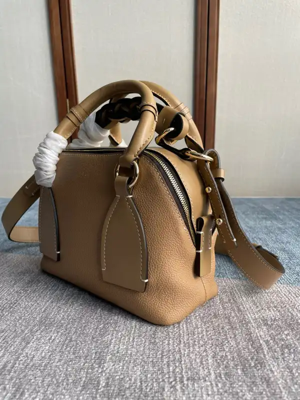 First bag ru CHLOÉ SMALL DARIA BAG