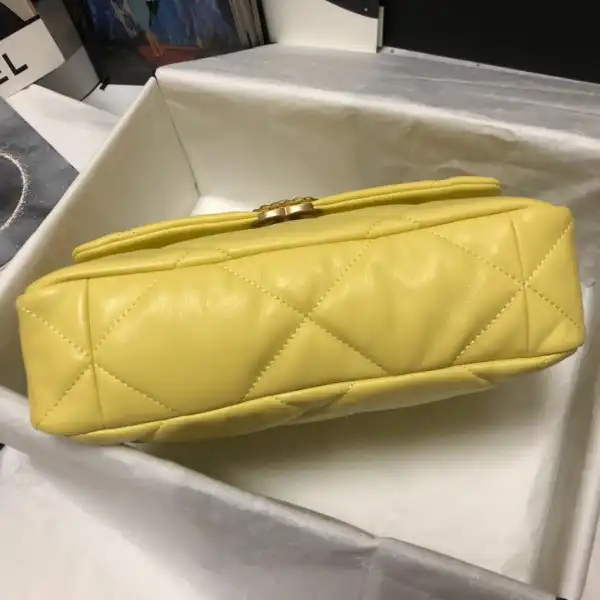 CHANEL 19 FLAP BAG