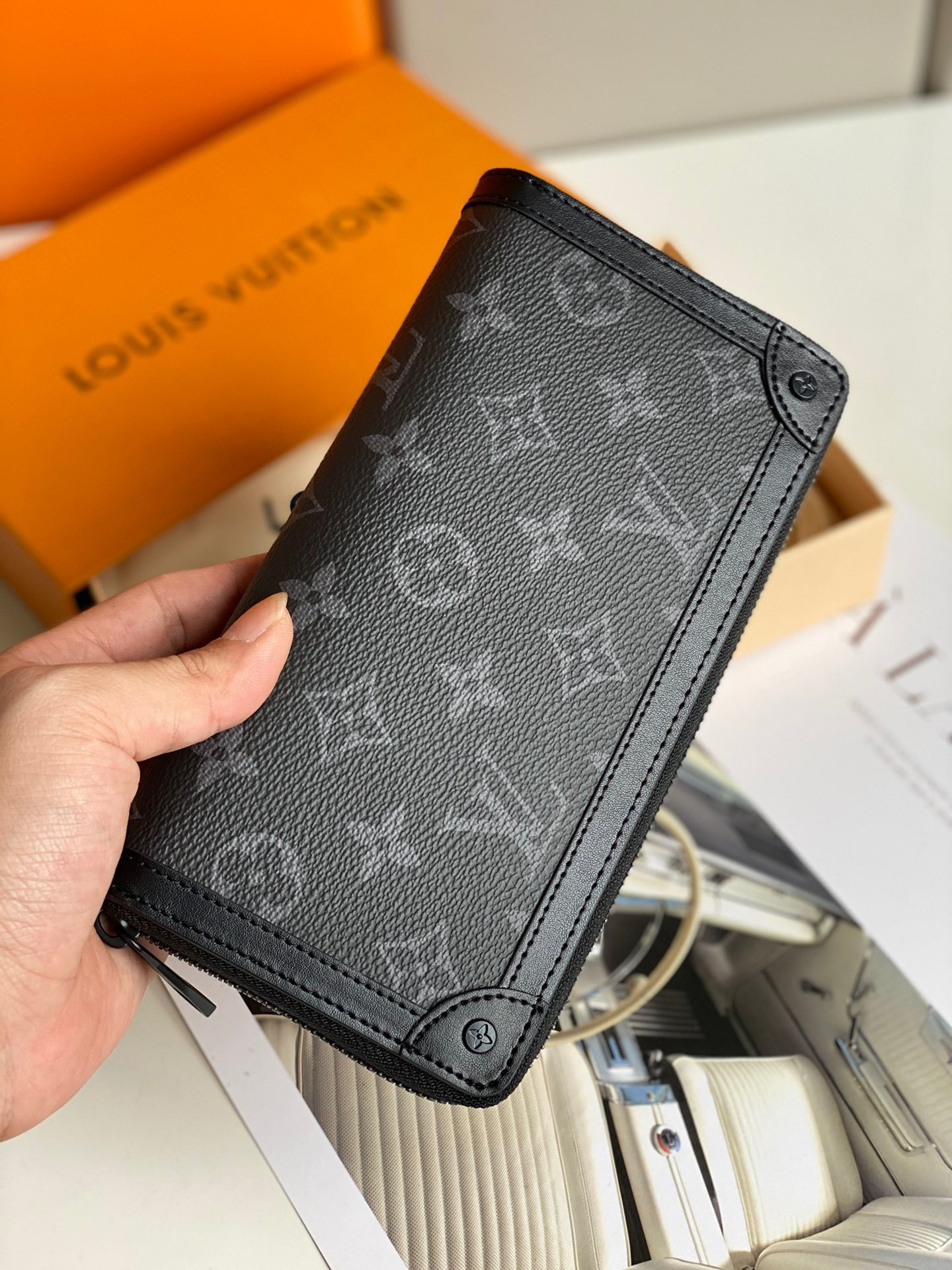 LOUIS VUITTON ZIPPY WALLET TRUNK