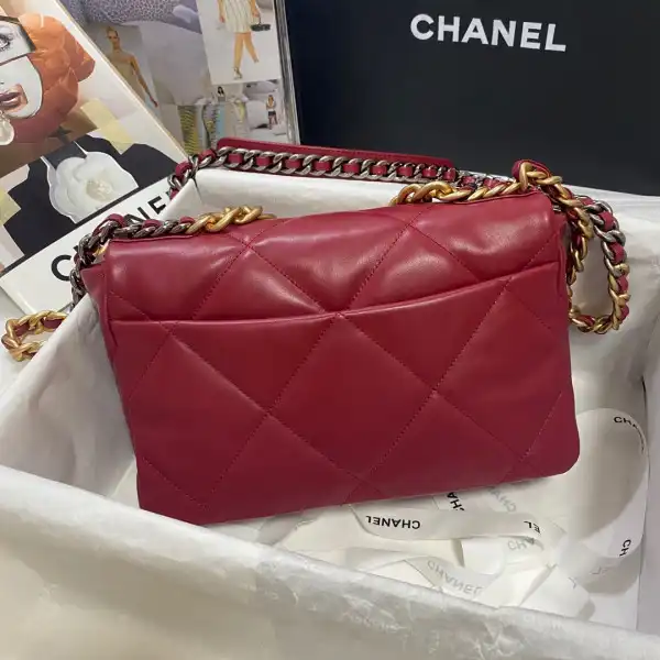 CHANEL 19 FLAP BAG