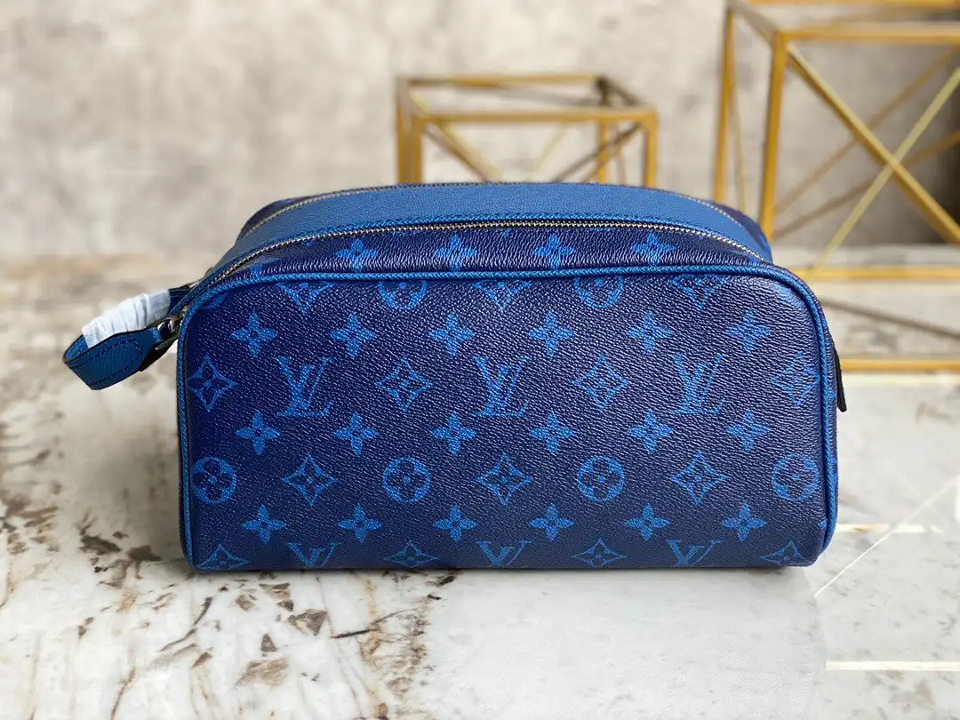 Aaa replica bags LOUIS VUITTON DOPP KIT TOILET POUCH