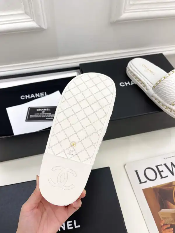 CHANEL MULE