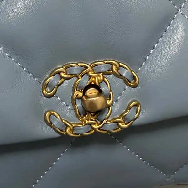 CHANEL 19 FLAP BAG