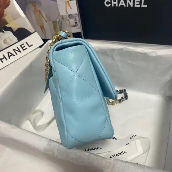 CHANEL 19 FLAP BAG