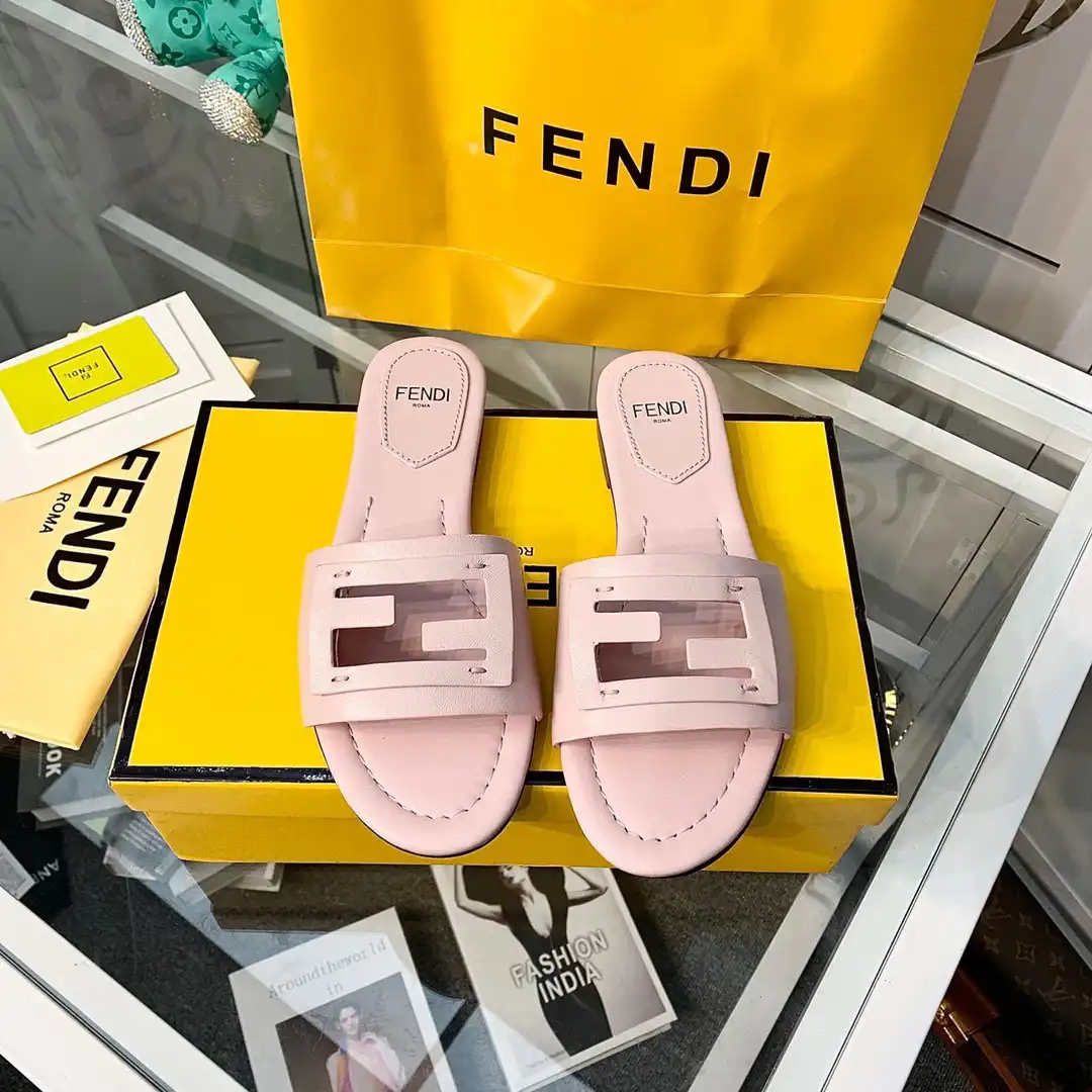 TO Fendi Signature