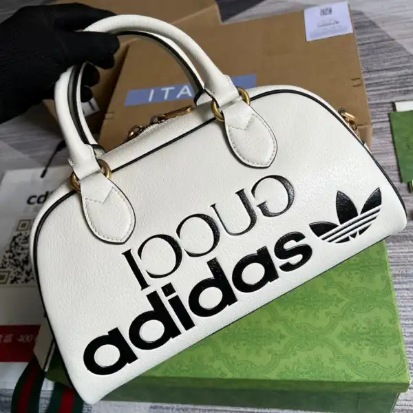 Yupoo bagsoffer Adidas x Gucci mini duffle bag