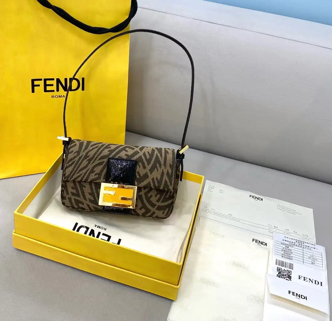 FENDI MINI BAGUETTE 1997