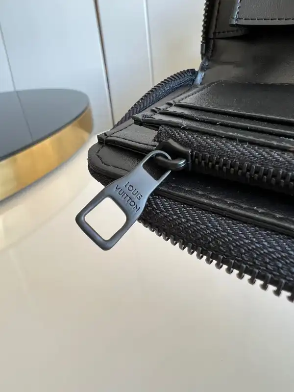 TO LOUIS VUITTON ZIPPY WALLET